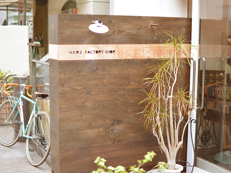 FACTORY SHOP看板