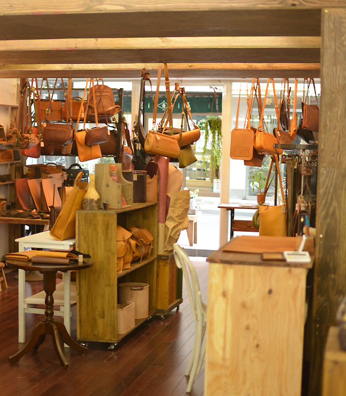 FACTORY SHOP店内2