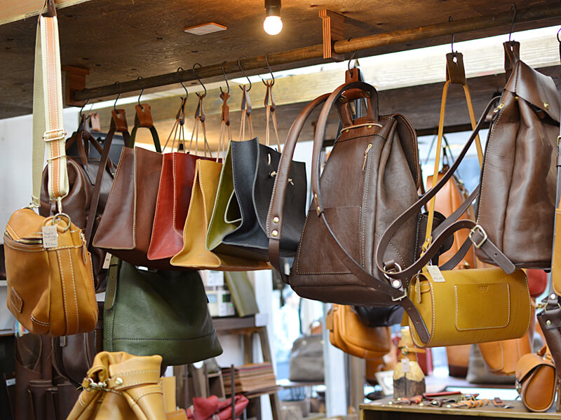 FACTORY SHOP店内鞄