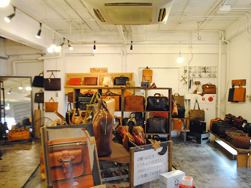 大阪店 店内