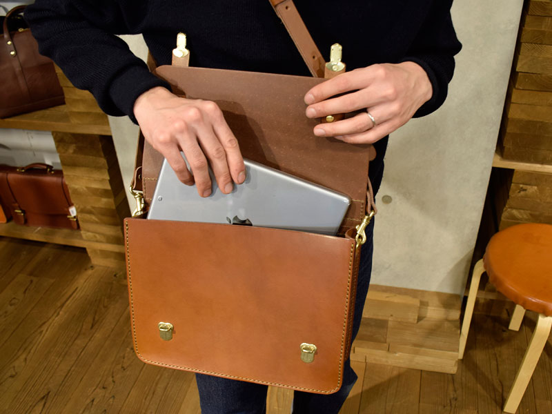 マーカスショルダー iPad収納