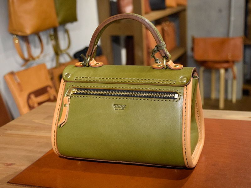 https://www.herzbag-jp.live/webshop/products/detail1234.html