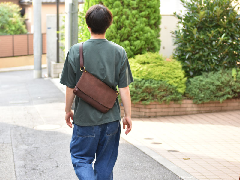 ボディバッグ(G-32) 着用全身