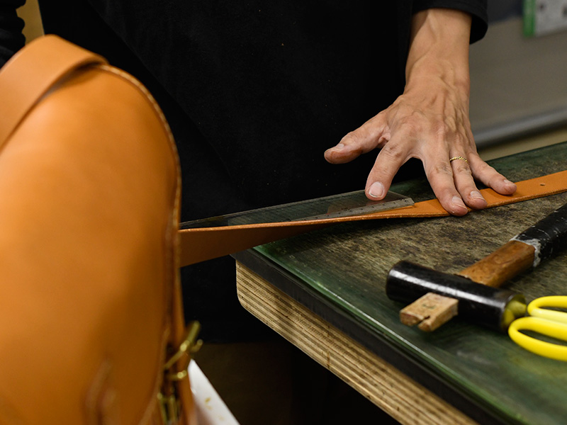 トラディショナルフィッシングバッグ(CK-21)斎藤愛用セミオーダー品後加工の様子1