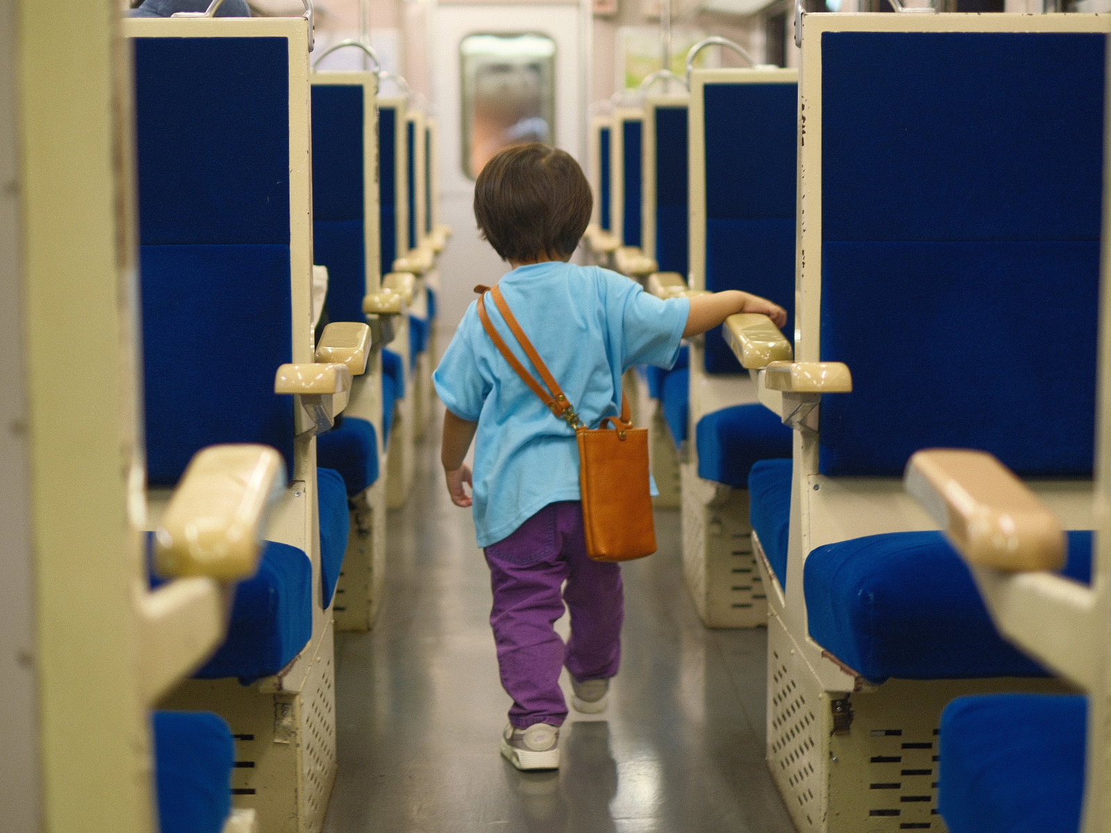 土屋の2nd息子　2wayスマホショルダー(CP-12)と電車内